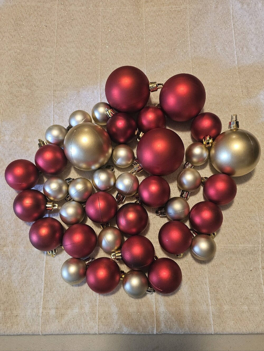 Assorted Christmas Ornament Lot – Matte Red & Metallic Gold – Multiple Sizes